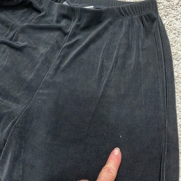 Chico’s Traveler’s black pants size 1. - Picture 9 of 10